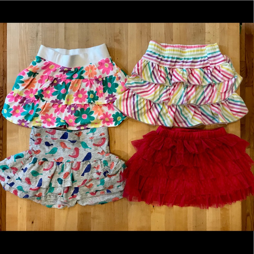 Skirts with attached shorts - set of 4